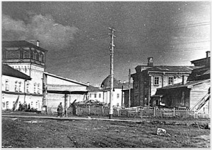 Вятка Театральная площадь Слева - дом купца Толмачева Снимок 1920-х гг
